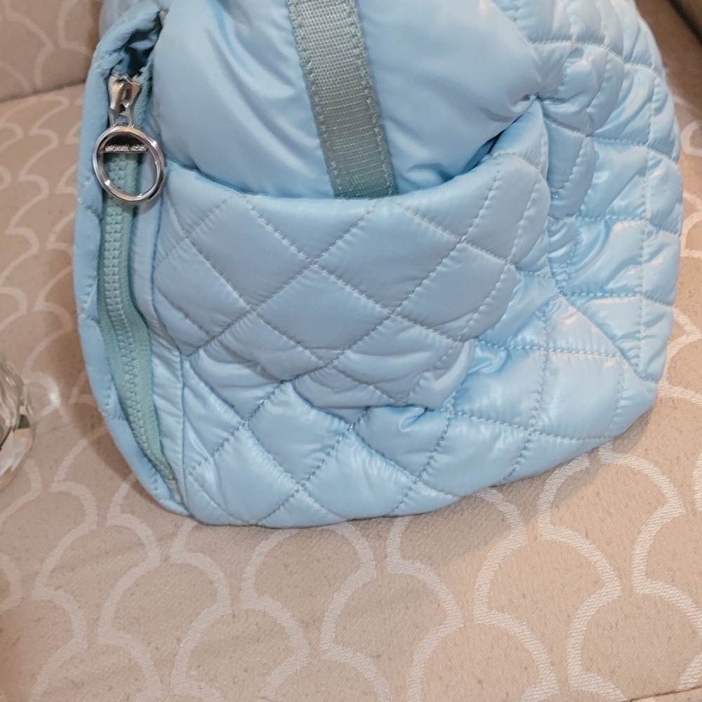 Micheal KORS Quilted Light Blue Travel Bag 19 In. Length and 14 In Deep. - Picture 7 of 17